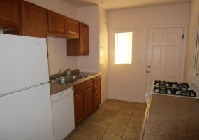 1440 E 9th St, Tucson, Arizona 85719, 1 Bedroom Bedrooms, ,1 BathroomBathrooms,Tri-Plex,For Rent,E 9th St,2155