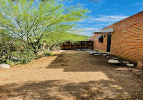 1219 N Dodge Blvd, Tucson, Arizona 85716, 2 Bedrooms Bedrooms, ,1 BathroomBathrooms,Four-Plex,For Rent,N Dodge Blvd,2360