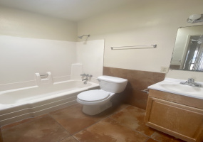 304 W Lee Street, Tucson, Arizona 85705, 2 Bedrooms Bedrooms, ,1 BathroomBathrooms,Tri-Plex,For Rent,W Lee ,1129