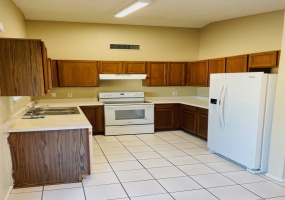 1610 Denning Court, Tucson, Arizona 85746, 3 Bedrooms Bedrooms, ,2 BathroomsBathrooms,Home,For Rent,Denning,2475