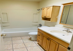 354 Laguna Street, Tucson, Arizona 85705, 2 Bedrooms Bedrooms, ,1 BathroomBathrooms,Duplex,For Rent,Laguna,2476