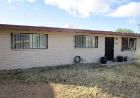 617 W Santa Rosa St, Tucson, Arizona 85706, 3 Bedrooms Bedrooms, ,2 BathroomsBathrooms,Home,For Rent,W Santa Rosa,1167