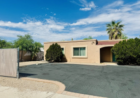 1327 N First Ave, Arizona 85719, 2 Bedrooms Bedrooms, ,1 BathroomBathrooms,Townhouse,For Rent,N First Ave,2813