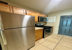 1327 N First Ave, Arizona 85719, 2 Bedrooms Bedrooms, ,1 BathroomBathrooms,Townhouse,For Rent,N First Ave,2813