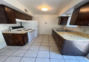 107 W Rillito St #101, Tucson, Arizona 85705, 2 Bedrooms Bedrooms, ,1 BathroomBathrooms,Apartment,For Rent,W Rillito St #101,2861