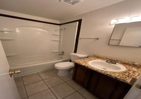 107 W Rillito St #101, Tucson, Arizona 85705, 2 Bedrooms Bedrooms, ,1 BathroomBathrooms,Apartment,For Rent,W Rillito St #101,2861