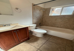 4608 E Juarez St, Tucson, Arizona 85711, 2 Bedrooms Bedrooms, ,1 BathroomBathrooms,Duplex,For Rent,E Juarez St,2875