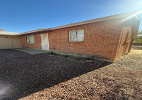 4608 E Juarez St, Tucson, Arizona 85711, 2 Bedrooms Bedrooms, ,1 BathroomBathrooms,Duplex,For Rent,E Juarez St,2875