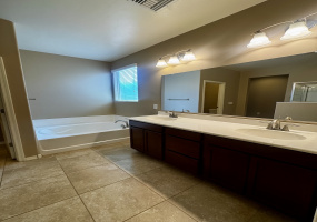 8464 N Mountain Stone Pine Way, Arizona 85743, 3 Bedrooms Bedrooms, ,2 BathroomsBathrooms,Home,For Rent,8464 N Mountain Stone Pine Way,2887