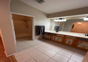 1952 Hayden Drive, Tucson, Arizona 85715, 3 Bedrooms Bedrooms, ,2 BathroomsBathrooms,Home,For Rent,Hayden,1249