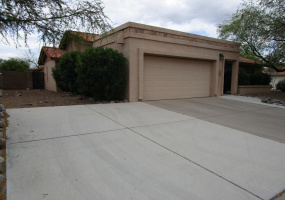 5640 Placita Favorita, Tucson, Arizona 85750, 3 Bedrooms Bedrooms, ,2.5 BathroomsBathrooms,Home,For Rent,Placita Favorita,1329