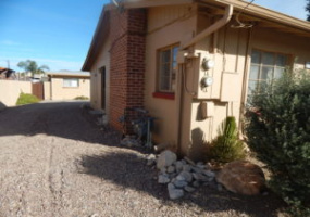 2831 E Edison St, Tucson, Arizona 85716, 3 Bedrooms Bedrooms, ,2 BathroomsBathrooms,Home,For Rent,E Edison St,1031