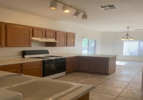 6542 S Giuliani Ave, Tucson, Arizona 85757, 3 Bedrooms Bedrooms, ,2 BathroomsBathrooms,Home,For Rent,S Giuliani,1435