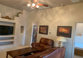 6920 Wade Road, Tucson, Arizona Arizona, 1 Bedroom Bedrooms, ,1 BathroomBathrooms,Home,For Rent,Guest House ,Wade,1446