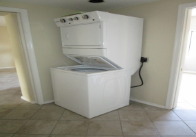 909 E Adams St, Tucson, Arizona 85719, 4 Bedrooms Bedrooms, ,2 BathroomsBathrooms,Home,For Rent,E Adams St,1531
