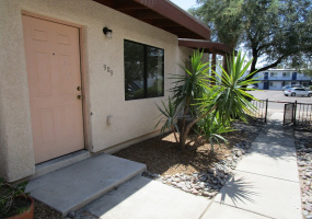 909 E Adams St, Tucson, Arizona 85719, 4 Bedrooms Bedrooms, ,2 BathroomsBathrooms,Home,For Rent,E Adams St,1531
