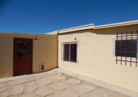707 35th St, Tucson, Arizona 85713, 1 Bedroom Bedrooms, ,1 BathroomBathrooms,Tri-Plex,For Rent,Unit 2 ,35th ,1677