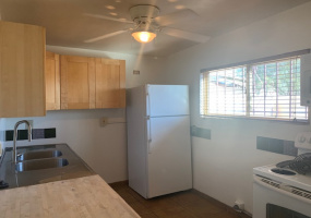 707 35th St, Tucson, Arizona 85713, 1 Bedroom Bedrooms, ,1 BathroomBathrooms,Tri-Plex,For Rent,Unit 2 ,35th ,1677