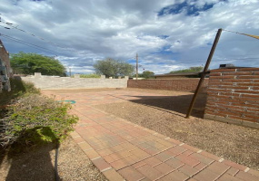2004 E 8th St, Tucson, Arizona 85719, 5 Bedrooms Bedrooms, ,4 BathroomsBathrooms,Home,For Rent,E 8th St,1685