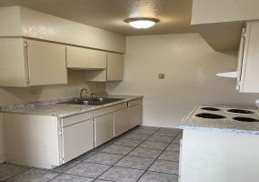 5711 E 26th St unit E, Tucson, Arizona 85711, 2 Bedrooms Bedrooms, ,1 BathroomBathrooms,Apartment,For Rent,E 26th St unit E,1762