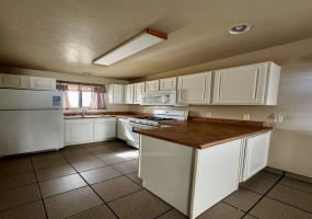 905 E Adams St, Tucson, Arizona 85719, 2 Bedrooms Bedrooms, ,2 BathroomsBathrooms,Condo,For Rent,E Adams St,1783