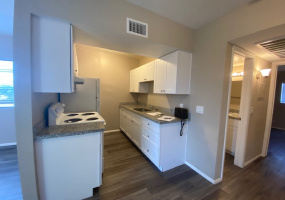 1216 N Catalina Ave, Tucson, Arizona 85712, 1 Bedroom Bedrooms, ,1 BathroomBathrooms,Apartment,For Rent,N Catalina Ave,1929