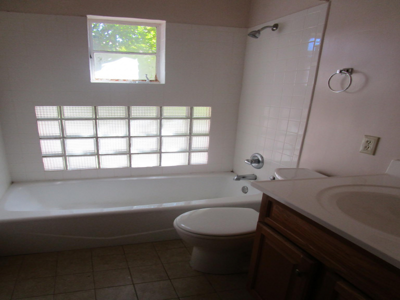 1440 E 9th St, Tucson, Arizona 85719, 1 Bedroom Bedrooms, ,1 BathroomBathrooms,Tri-Plex,For Rent,E 9th St,2155