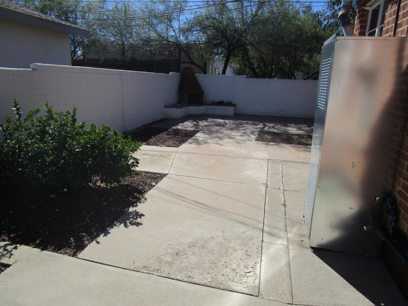 1440 E 9th St, Tucson, Arizona 85719, 1 Bedroom Bedrooms, ,1 BathroomBathrooms,Tri-Plex,For Rent,E 9th St,2155