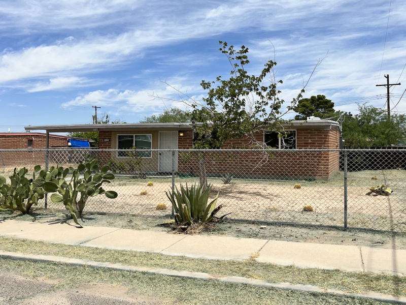 4125 E 27th Street, Tucson, Arizona 85711, 3 Bedrooms Bedrooms, ,1 BathroomBathrooms,Home,For Rent,E 27th,2242