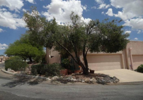 4942 N Valle, Tucson, Arizona 85750, 3 Bedrooms Bedrooms, ,2 BathroomsBathrooms,Townhouse,For Rent,N Valle ,2311