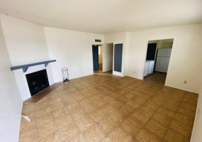 606 E Lester St, Tucson, Arizona 85705, 2 Bedrooms Bedrooms, ,1 BathroomBathrooms,Tri-Plex,For Rent,E Lester St,2386