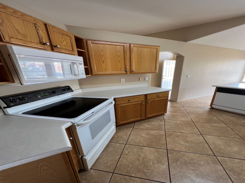 7275 W Opossum Dr, Tucson, Arizona 85743, 3 Bedrooms Bedrooms, ,2 BathroomsBathrooms,Home,For Rent,W Opossum Dr,2415