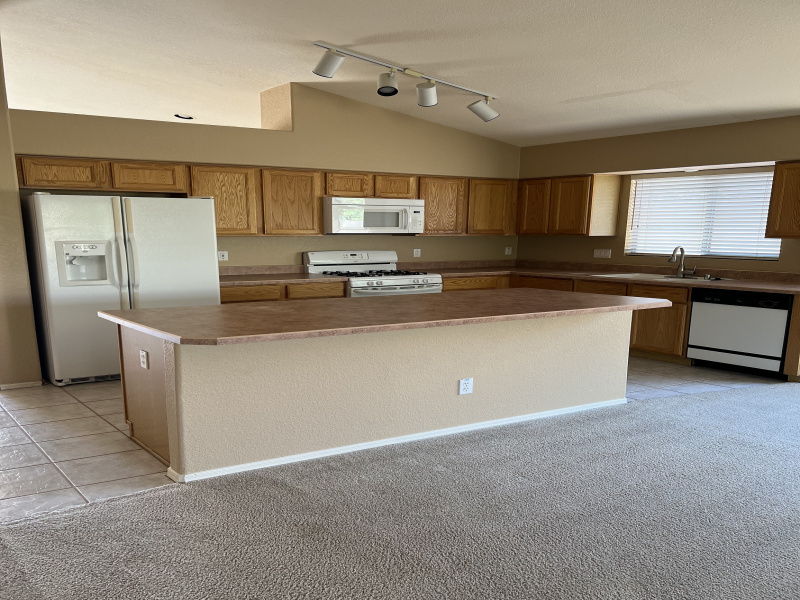 11087 N Desert Flower Dr, Tucson, Arizona 85737, 2 Bedrooms Bedrooms, ,2 BathroomsBathrooms,Home,For Rent,N Desert Flower Dr,2678