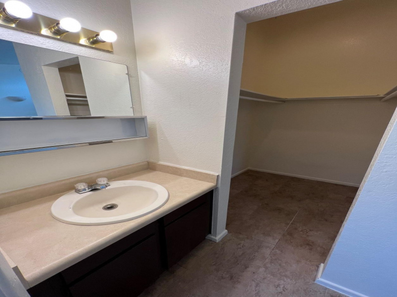 4520 E Pima St, Tucson, Arizona 85712, 1 Bedroom Bedrooms, ,1 BathroomBathrooms,Apartment,For Rent,E Pima St,2703