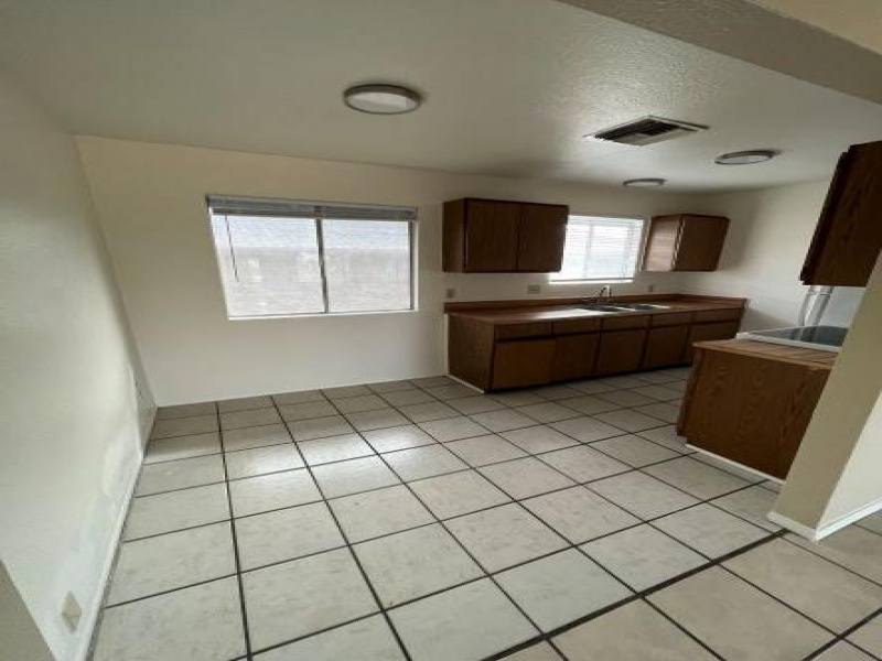 107 W Rillito St, Tucson, Arizona 85705, 2 Bedrooms Bedrooms, ,1 BathroomBathrooms,Apartment,For Rent,W Rillito St,2716