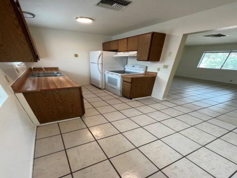 107 W Rillito St, Tucson, Arizona 85705, 2 Bedrooms Bedrooms, ,1 BathroomBathrooms,Apartment,For Rent,W Rillito St,2716