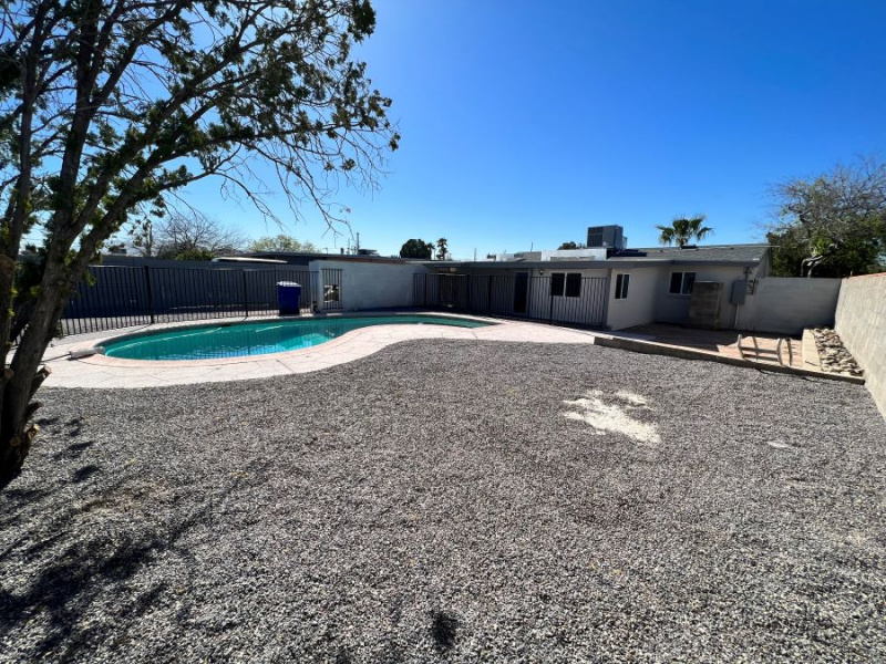 4908 E 4th St, Tucson, Arizona 85711, 4 Bedrooms Bedrooms, ,2 BathroomsBathrooms,Duplex,For Sale,E 4th St,2742