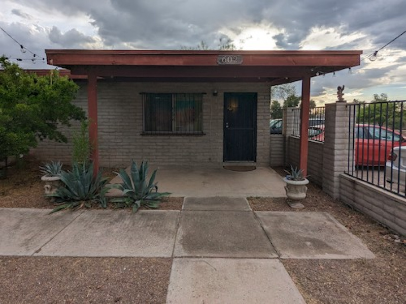 602 E Lester St, Tucson, Arizona 85705, 2 Bedrooms Bedrooms, ,1 BathroomBathrooms,Tri-Plex,For Rent,E Lester St,2768