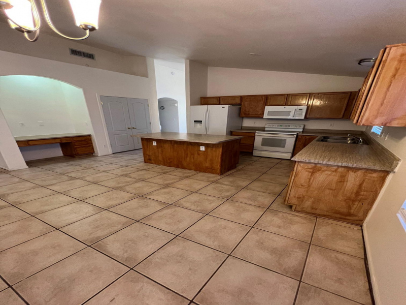 3648 W Sunbonnet Place, Tucson, Arizona 85742, 3 Bedrooms Bedrooms, ,2 BathroomsBathrooms,Home,For Rent,W Sunbonnet Place,2769