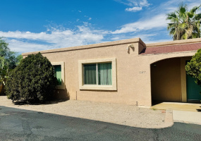 1327 N First Ave, Arizona 85719, 2 Bedrooms Bedrooms, ,1 BathroomBathrooms,Townhouse,For Rent,N First Ave,2813