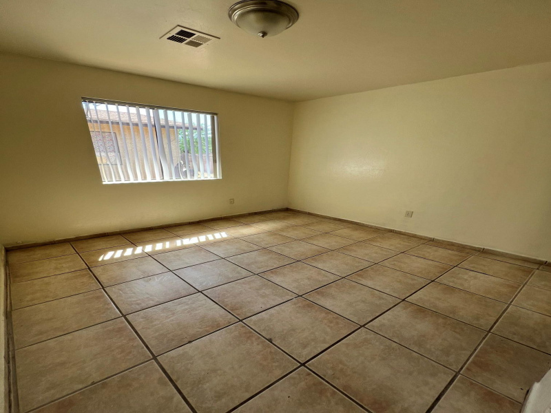 426 E Mohave Rd #5, Tucson, Arizona 85705, 3 Bedrooms Bedrooms, ,1 BathroomBathrooms,Home,For Rent,E Mohave Rd #5,2835