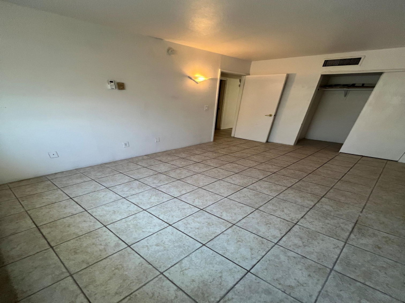 107 W Rillito St #101, Tucson, Arizona 85705, 2 Bedrooms Bedrooms, ,1 BathroomBathrooms,Apartment,For Rent,W Rillito St #101,2861