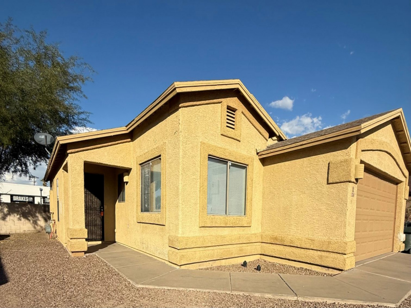 1284 W Laporte Ln, Tucson, Arizona 85714, 3 Bedrooms Bedrooms, ,2 BathroomsBathrooms,Home,For Rent,W Laporte Ln,2874