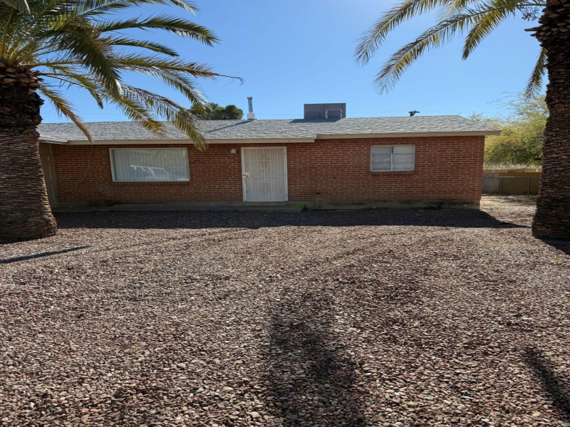 4608 E Juarez St, Tucson, Arizona 85711, 2 Bedrooms Bedrooms, ,1 BathroomBathrooms,Duplex,For Rent,E Juarez St,2875