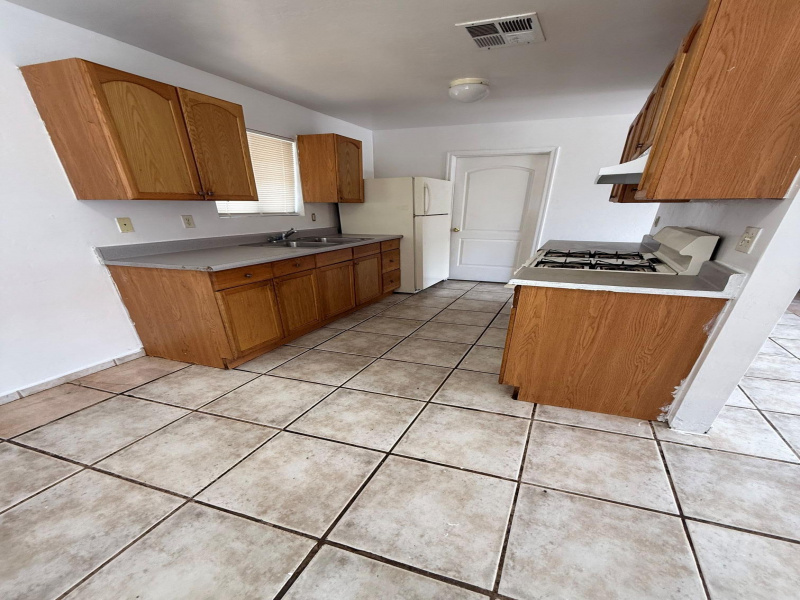 426 E Mohave Rd #4, Tucson, Arizona 85705, 3 Bedrooms Bedrooms, ,1 BathroomBathrooms,Home,For Rent,E Mohave Rd #4,2884
