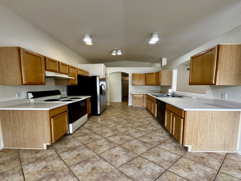 9247 E Corte Arroyo Norte, Arizona 85710, 3 Bedrooms Bedrooms, ,2 BathroomsBathrooms,Home,For Rent,9247 E Corte Arroyo Norte,2905