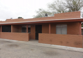 2519 N Geronimo Avenue, Tucson, Arizona 85705, 2 Bedrooms Bedrooms, ,1 BathroomBathrooms,Tri-Plex,For Rent,Unit B,N Geronimo,1683